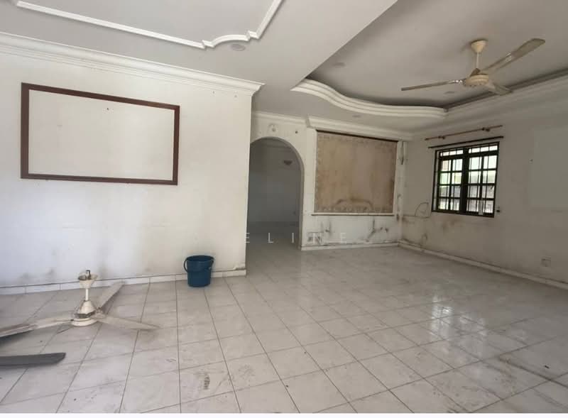 Bungalow for Sale in Desa Pengkalan Bandaraya (Lahat) - Joseline . - Living Room - PropertyGuru.com.my