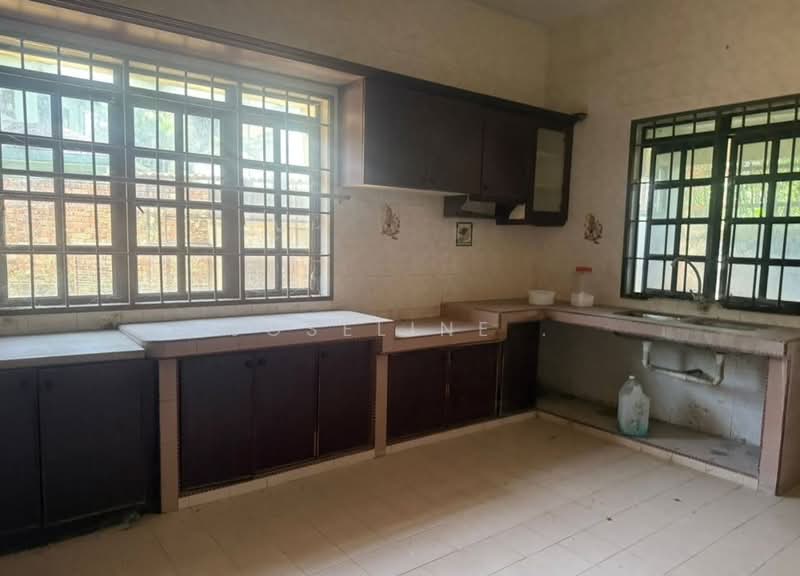 Bungalow for Sale in Desa Pengkalan Bandaraya (Lahat) - Joseline . - Kitchen - PropertyGuru.com.my