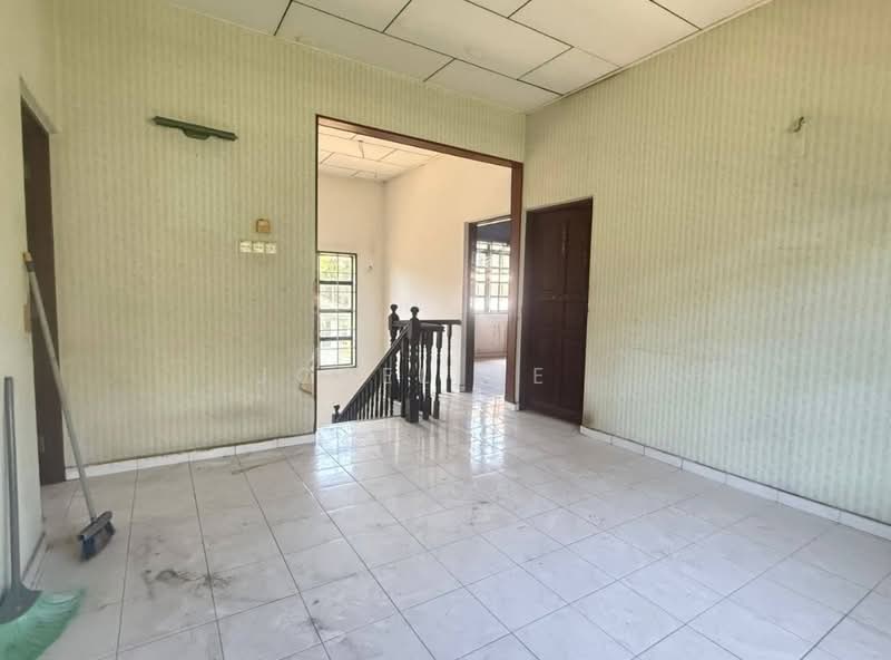 Bungalow for Sale in Desa Pengkalan Bandaraya (Lahat) - Joseline . - Entrance - PropertyGuru.com.my