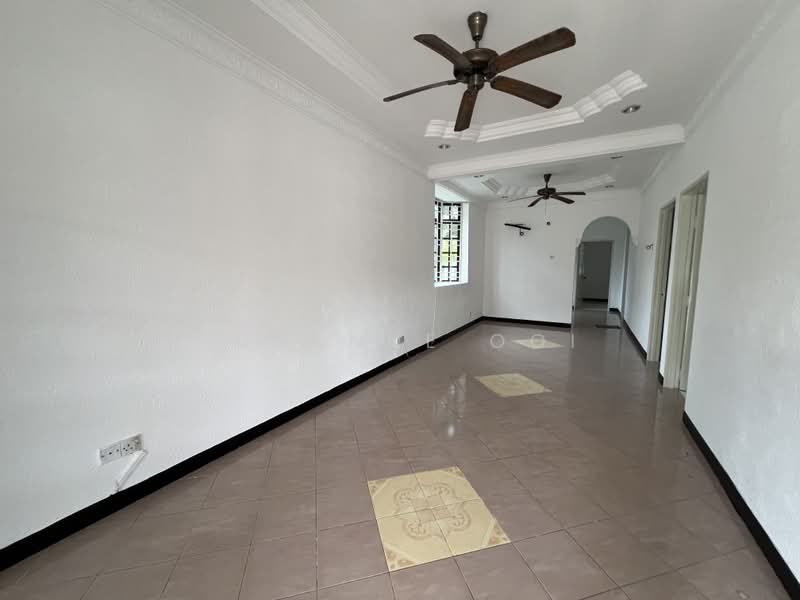 Rumah Teres 1 Tingkat untuk Dijual di Taman Tunas Muda (Sungai Ara) - Suzanne Ooi - Living Room - PropertyGuru.com.my