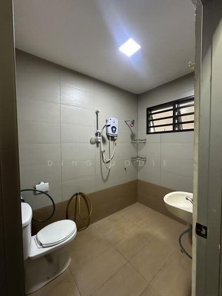 2-storey Terraced House for Sale in Seremban (Negeri Sembilan) - Ding Jodie - Bathroom - PropertyGuru.com.my