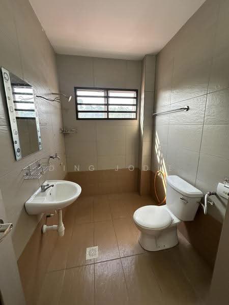 2-storey Terraced House for Sale in Seremban (Negeri Sembilan) - Ding Jodie - Bathroom - PropertyGuru.com.my