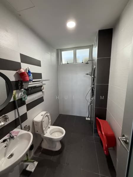 Kondominium untuk Dijual di The Seed Taman Sutera Utama - Hui Hui Lim - Bathroom - PropertyGuru.com.my