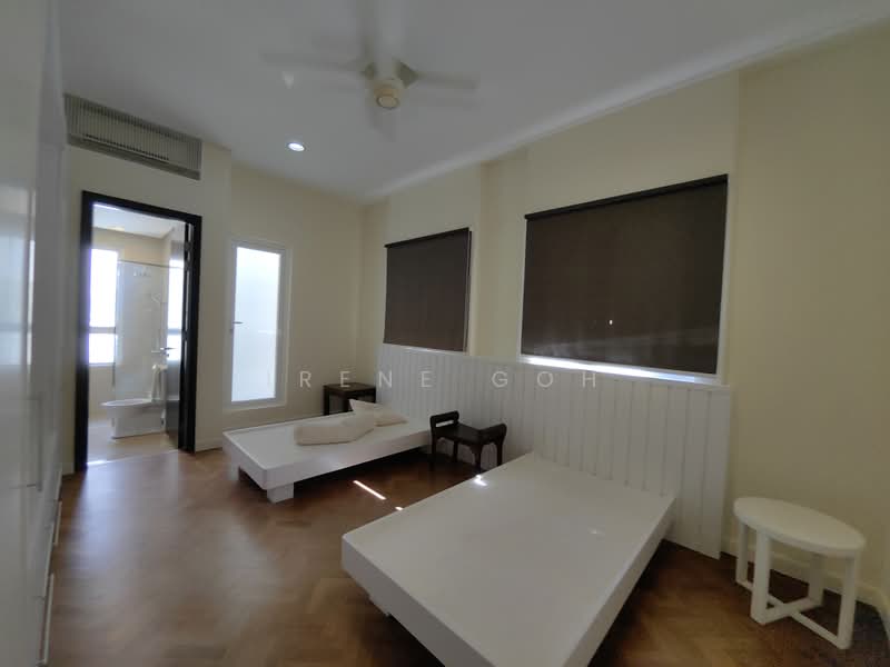 Kondominium untuk Dijual di Quayside Seafront Resort Condominiums - Irene Goh - Bedroom - PropertyGuru.com.my