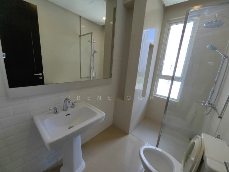 Kondominium untuk Dijual di Quayside Seafront Resort Condominiums - Irene Goh - Bathroom - PropertyGuru.com.my