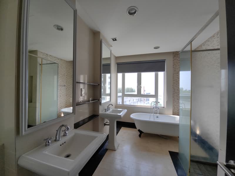 Kondominium untuk Dijual di Quayside Seafront Resort Condominiums - Irene Goh - Bathroom - PropertyGuru.com.my