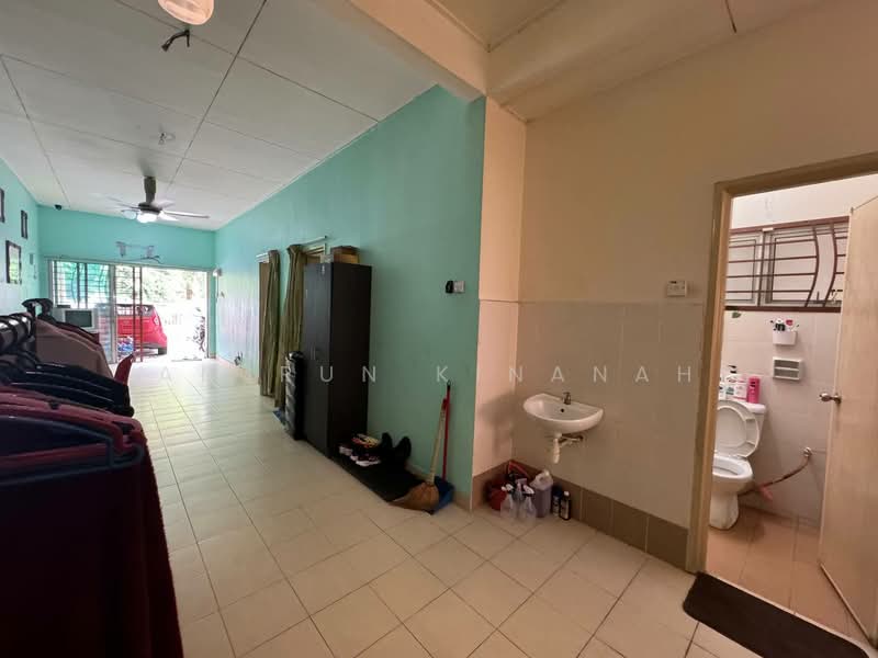 Rumah Teres untuk Dijual di Bandar Putera 2 (Klang) - Amirun Kinanah - Living Room - PropertyGuru.com.my