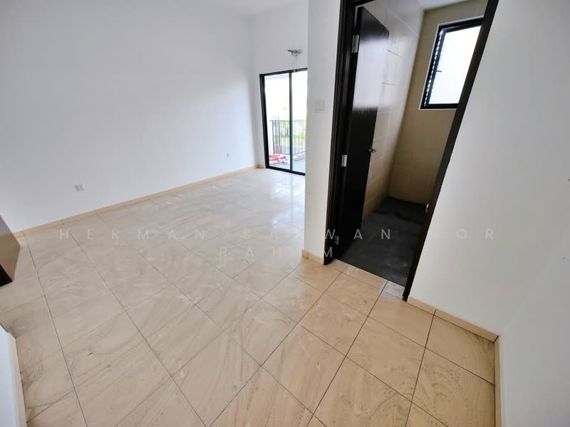 3-storey Terraced House for Sale in Puchong (Selangor) - Herman Sazwan Nor Rahim - Bedroom - PropertyGuru.com.my