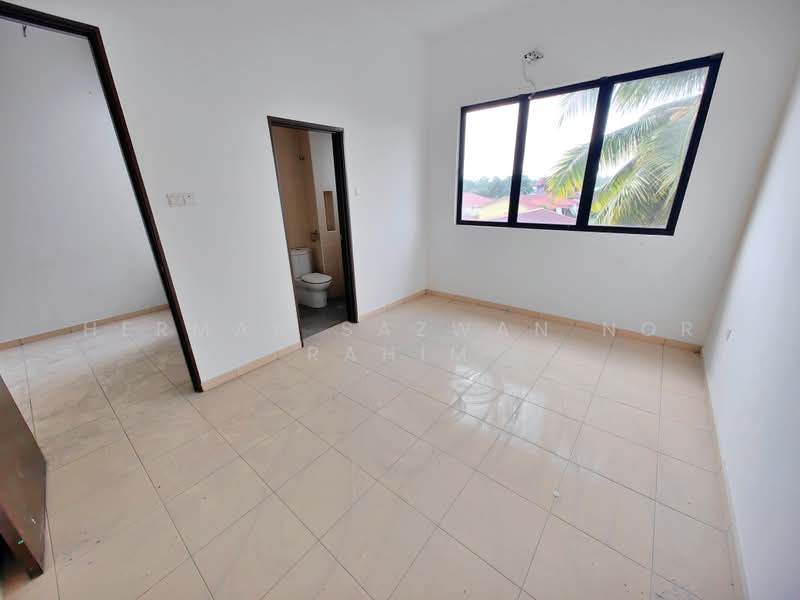 3-storey Terraced House for Sale in Puchong (Selangor) - Herman Sazwan Nor Rahim - Bedroom - PropertyGuru.com.my
