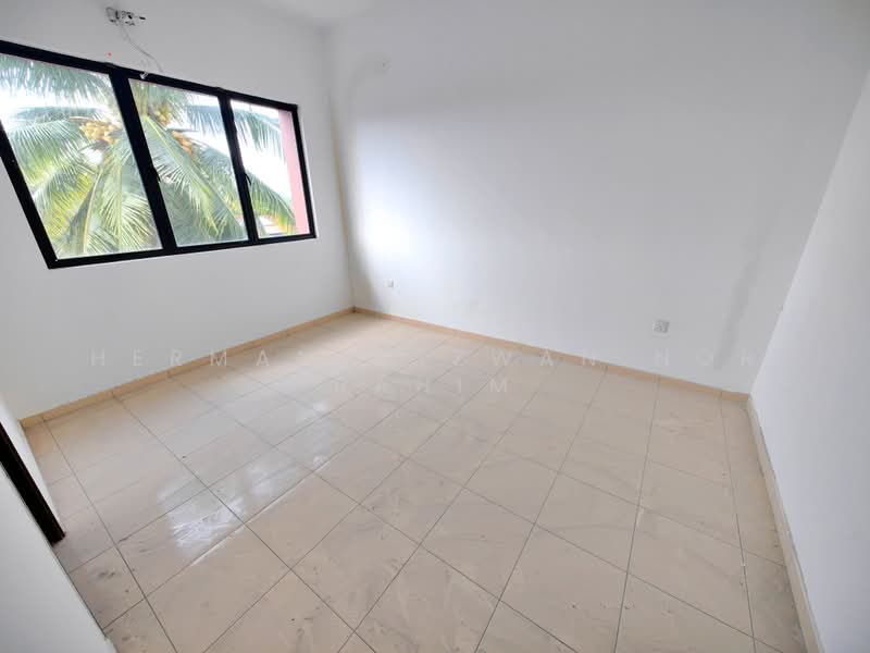 3-storey Terraced House for Sale in Puchong (Selangor) - Herman Sazwan Nor Rahim - Bedroom - PropertyGuru.com.my