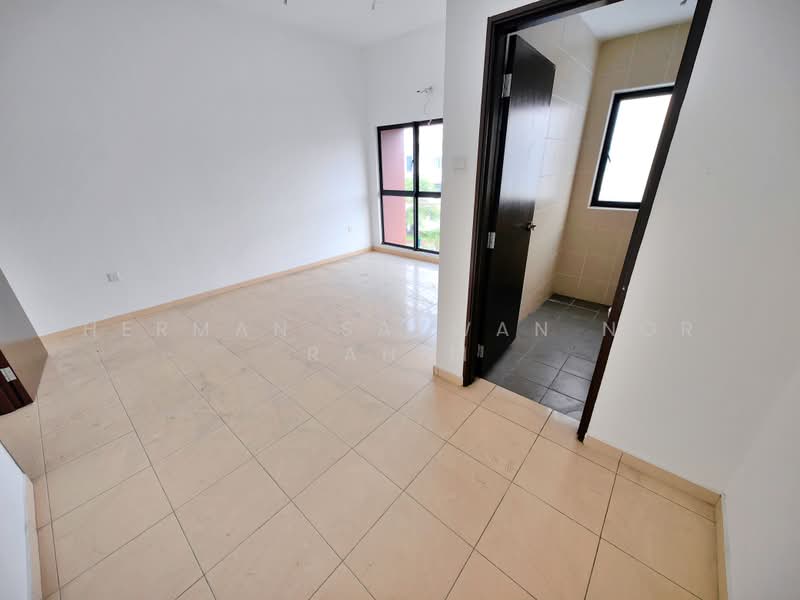 3-storey Terraced House for Sale in Puchong (Selangor) - Herman Sazwan Nor Rahim - Bedroom - PropertyGuru.com.my