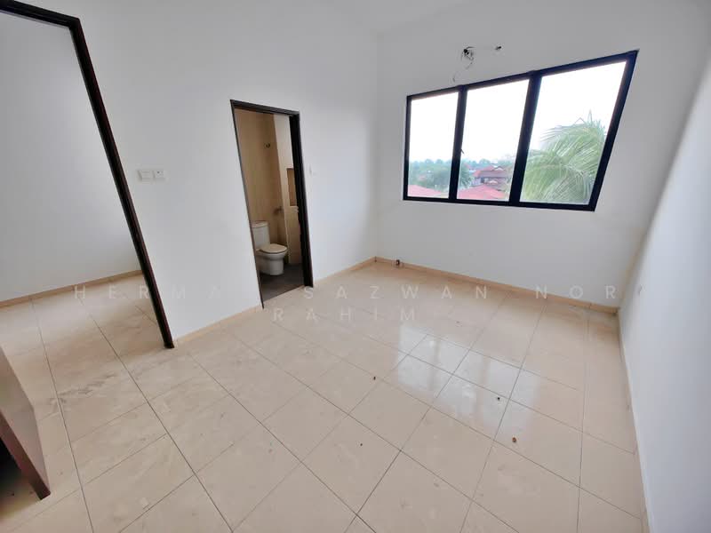 3-storey Terraced House for Sale in Puchong (Selangor) - Herman Sazwan Nor Rahim - Bedroom - PropertyGuru.com.my