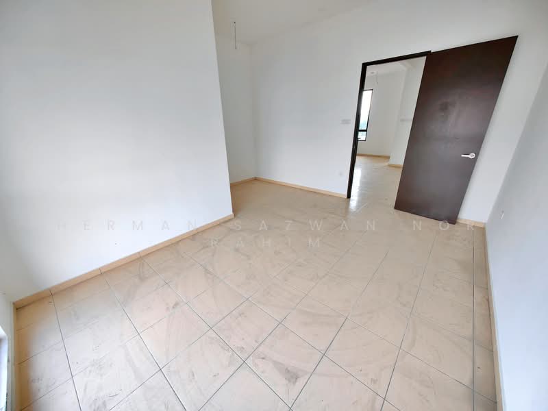 3-storey Terraced House for Sale in Puchong (Selangor) - Herman Sazwan Nor Rahim - Bedroom - PropertyGuru.com.my