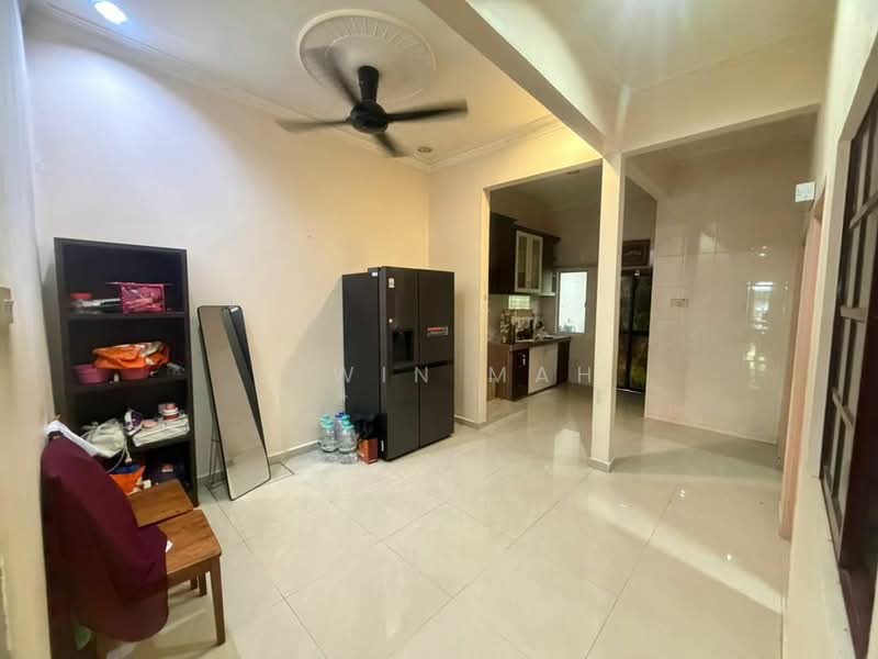 Rumah Teres 1 Tingkat untuk Dijual di Bandar Tasik Puteri (Rawang) - Elwin Mah - Living Room - PropertyGuru.com.my