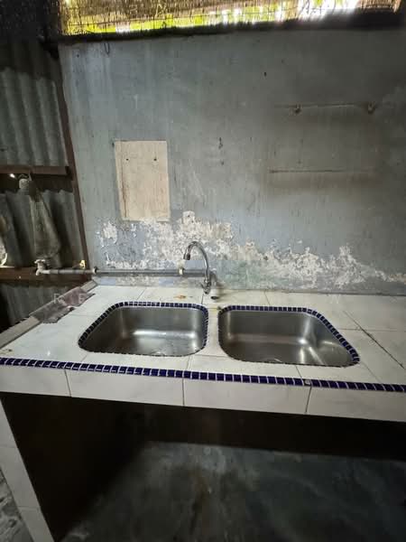 Terraced House for Rent in Klang (Selangor) - Rebecca Chew - Kitchen - PropertyGuru.com.my