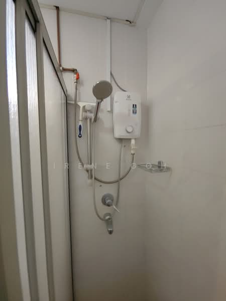 Condominium for Rent at Marina Tower (Ratu Mutiara) - Irene Goh - Bathroom - PropertyGuru.com.my