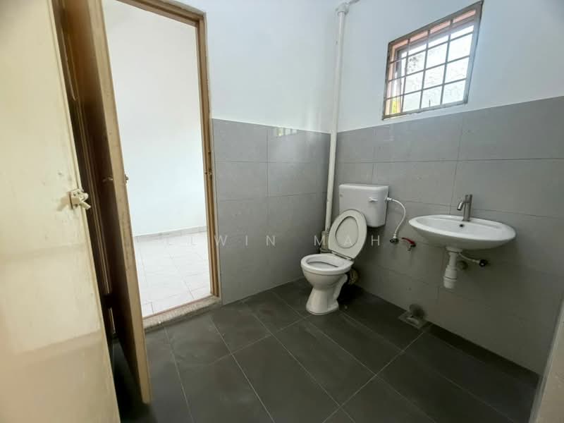 Rumah Teres 2 Tingkat untuk Dijual di Rawang (Selangor) - Elwin Mah - Bathroom - PropertyGuru.com.my