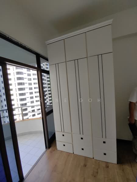 Kondominium untuk Dijual di Marina Tower (Ratu Mutiara) - Irene Goh - Balcony - PropertyGuru.com.my