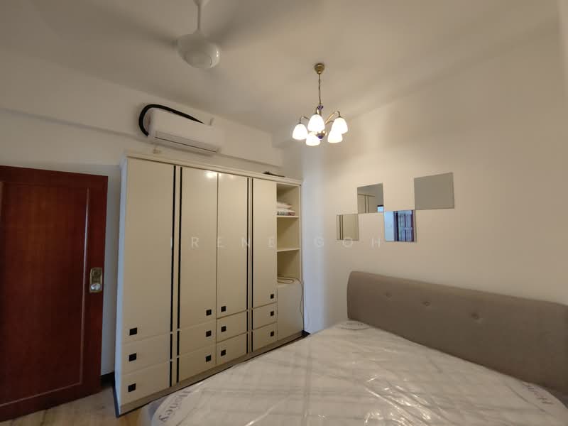 Kondominium untuk Dijual di Marina Tower (Ratu Mutiara) - Irene Goh - Bedroom - PropertyGuru.com.my