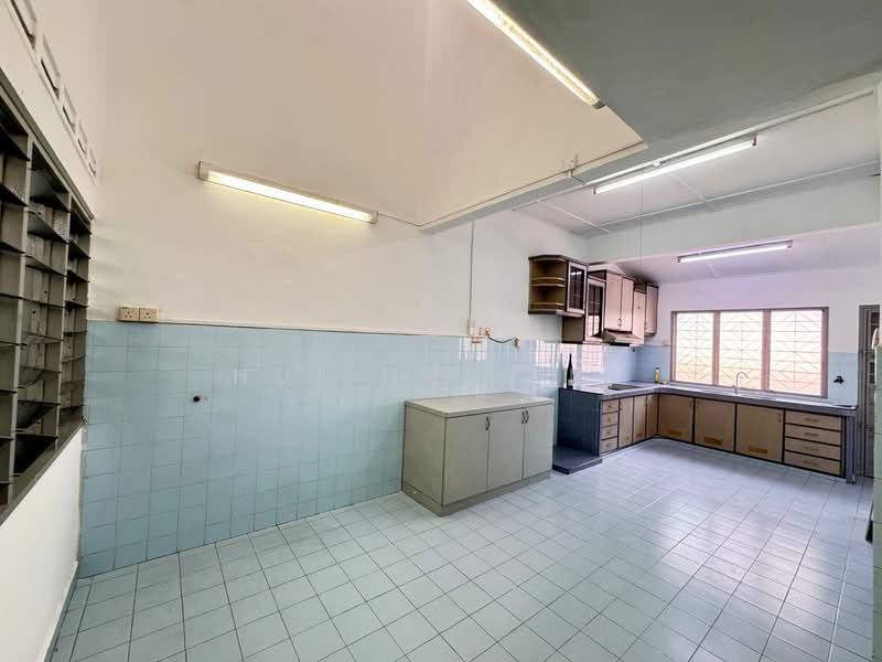 Rumah Teres 1 Tingkat untuk Dijual di Taman Johor Jaya (Johor Bahru) - Hui Hui Lim - Kitchen - PropertyGuru.com.my