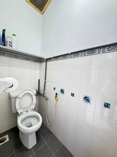Rumah Teres 1 Tingkat untuk Dijual di Taman Johor Jaya (Johor Bahru) - Hui Hui Lim - Bathroom - PropertyGuru.com.my