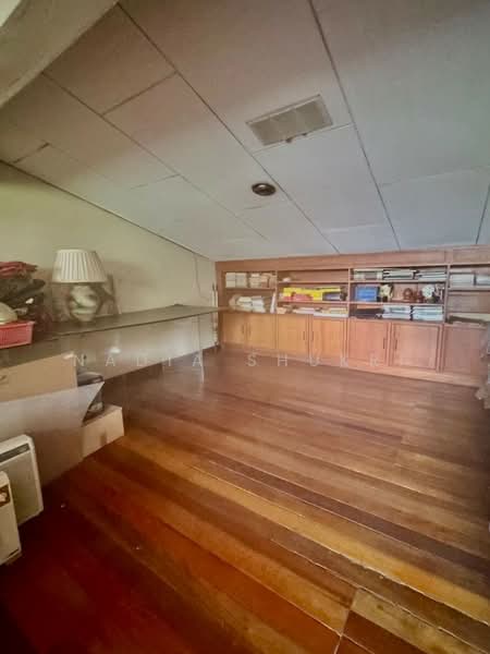 Bungalow for Sale in Seksyen 2 (Shah Alam) - Nadia Shukri - Study - PropertyGuru.com.my