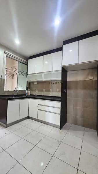 Kondominium untuk Dijual di Carissa Park Condominium - Darren Cham - Kitchen - PropertyGuru.com.my