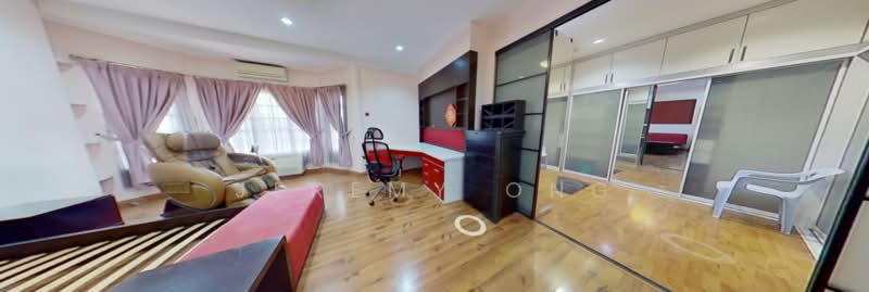 Rumah Berkembar untuk Dijual di Petaling Jaya (Selangor) - Jeremy Ong - Study - PropertyGuru.com.my