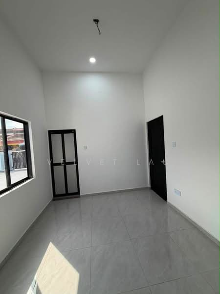 Rumah Teres 1 Tingkat untuk Dijual di Taman Suria (Johor Bahru) - Velvet Lau - PropertyGuru.com.my