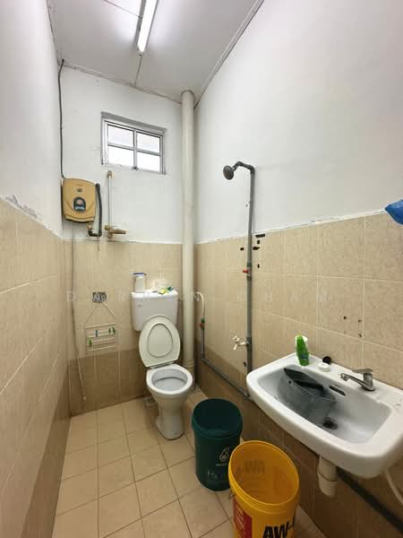 2-storey Terraced House for Sale in Taman Jawi Jaya (Sungai Jawi) - Darren Cham - Bathroom - PropertyGuru.com.my