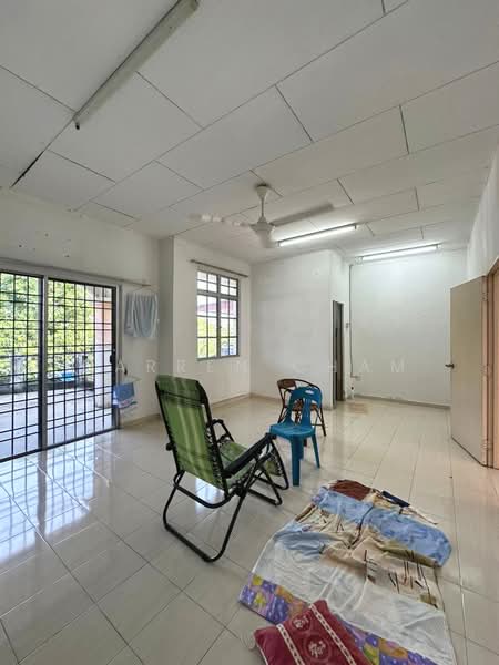 2-storey Terraced House for Sale in Taman Jawi Jaya (Sungai Jawi) - Darren Cham - Living Room - PropertyGuru.com.my