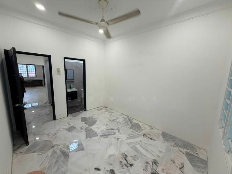 Rumah Teres 1 Tingkat untuk Dijual di Taman Velox (Rawang) - Elwin Mah - Interior - PropertyGuru.com.my