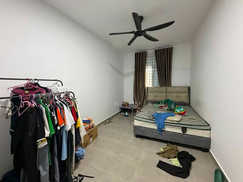 2-storey Terraced House for Sale in Taman Kundang Jaya (Rawang) - Elwin Mah - Bedroom - PropertyGuru.com.my