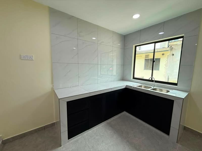 Terraced House for Sale in Johor Bahru (Johor) - Kenneth Tan - Kitchen - PropertyGuru.com.my