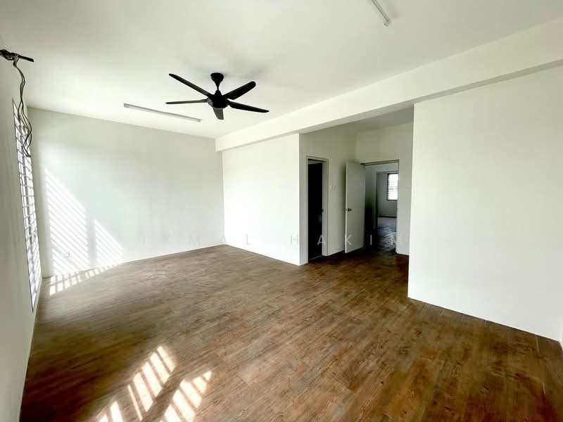 2-storey Terraced House for Sale in Dengkil (Selangor) - Ikmal Hakim - Living Room - PropertyGuru.com.my