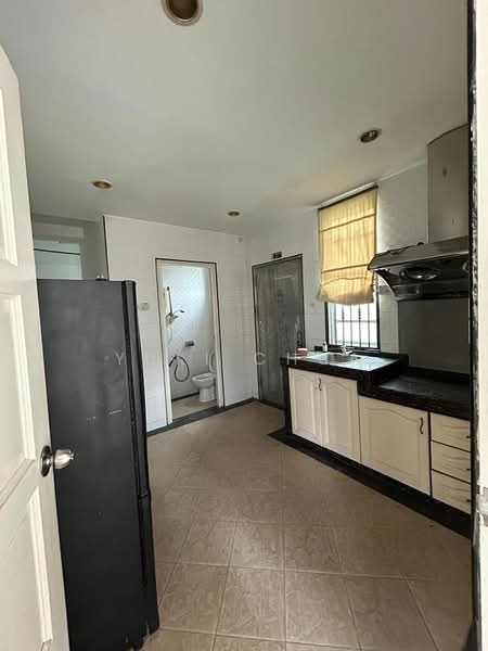 Commercial Semi-D for Rent in Bandar Bukit Tinggi (Klang) - Yuki Chua - Kitchen - PropertyGuru.com.my