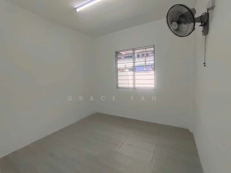 Rumah Teres 2 Tingkat untuk Dijual di Taman Kluang Barat (Kluang) - Grace Fan - PropertyGuru.com.my