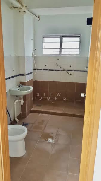 Kondominium untuk Disewa di Bam Villa - Siew Yoong - Bathroom - PropertyGuru.com.my