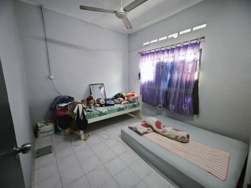 Rumah Teres 1 Tingkat untuk Dijual di Taman Ungku Tun Aminah (Skudai) - Benjamin Ong - Bedroom - PropertyGuru.com.my