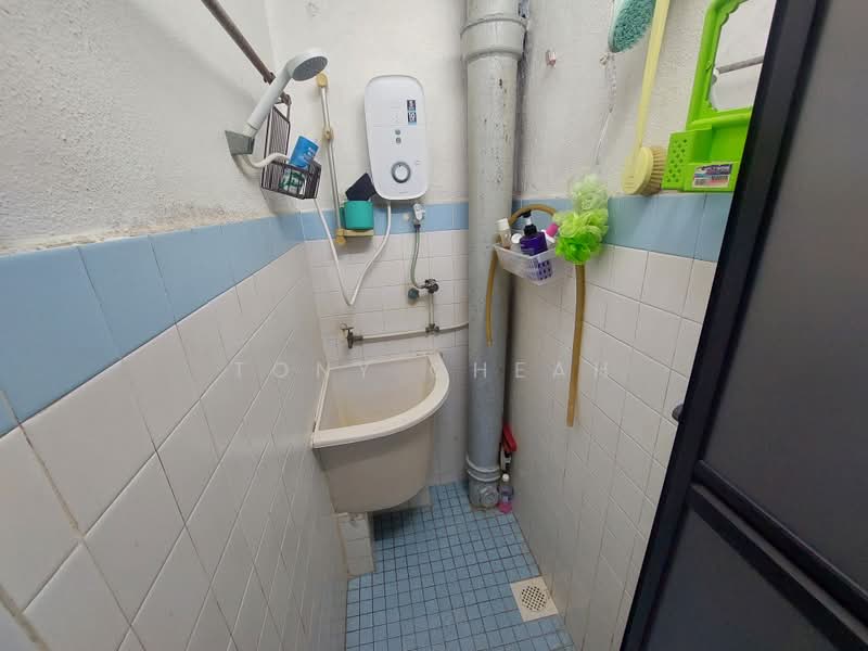 Flat for Sale at Desa Intan - Tony Cheah - Bathroom - PropertyGuru.com.my