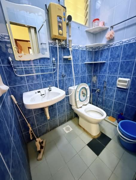 Pangsapuri untuk Disewa di Gambier Heights - Weng Sern - Bathroom - PropertyGuru.com.my