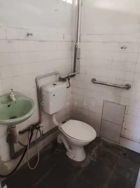 Rumah Teres 1 Tingkat untuk Dijual di Ipoh (Perak) - Ck Nyau - Bathroom - PropertyGuru.com.my
