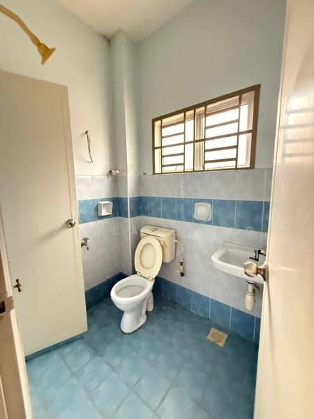2-storey Terraced House for Sale in Taman Bestari Indah (Ulu Tiram) - Wallace Ang - Bathroom - PropertyGuru.com.my