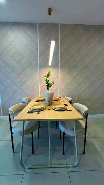 Servis Apartment untuk Disewa di Maya Ara Residences - Pearl Ho - Dining Room - PropertyGuru.com.my