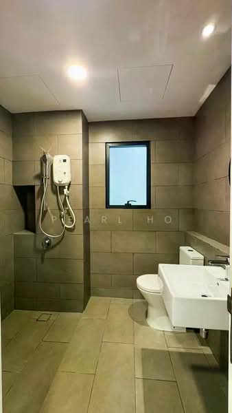 Servis Apartment untuk Disewa di Maya Ara Residences - Pearl Ho - Bathroom - PropertyGuru.com.my