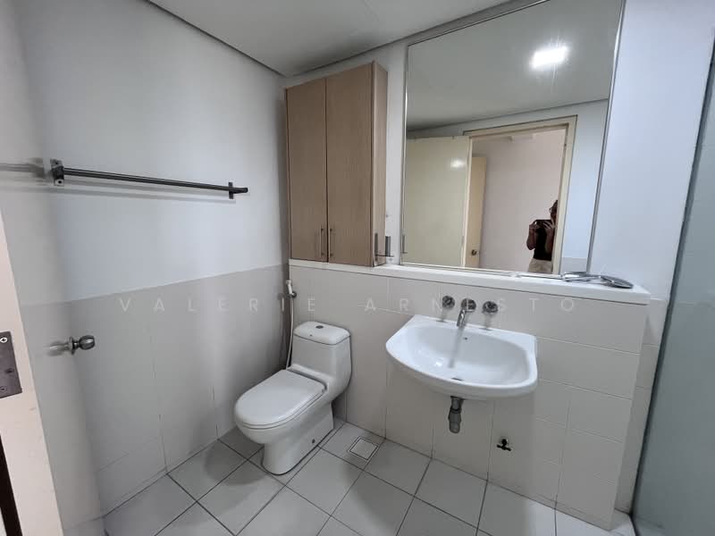 Condominium for Rent at One Jelatek - Valerie Arnesto - Master Bathroom - PropertyGuru.com.my
