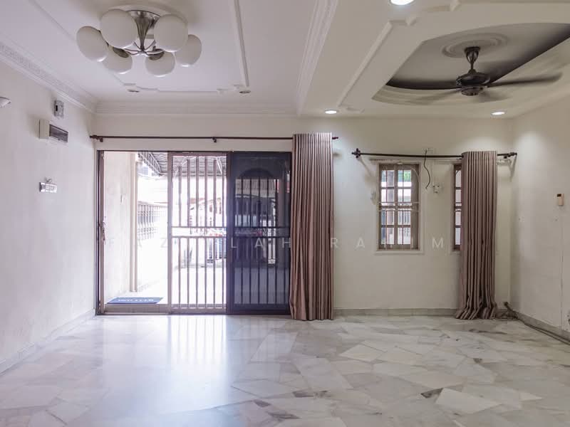 Rumah Teres 2 Tingkat untuk Dijual di Taman Klang Utama (Kapar) - Fazillah Rahim - Living Room - PropertyGuru.com.my