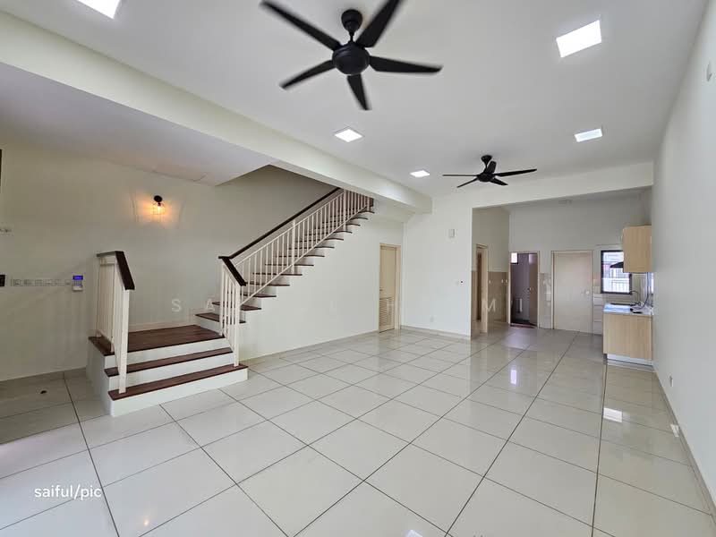 Rumah Teres 2 Tingkat untuk Dijual di Alam Impian (Shah Alam) - SAIFUL HELMI - Living Room - PropertyGuru.com.my