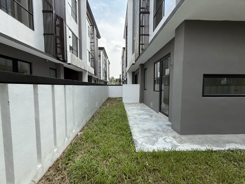 Semi-Detached House for Sale in Petaling (Selangor) - Joey Chea - Exterior - PropertyGuru.com.my