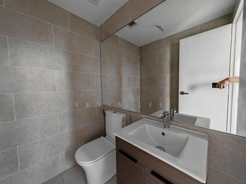 Kediaman Servis untuk Dijual di Residensi Estetik 8 (Est8) - KEVIN LEE - Bathroom - PropertyGuru.com.my